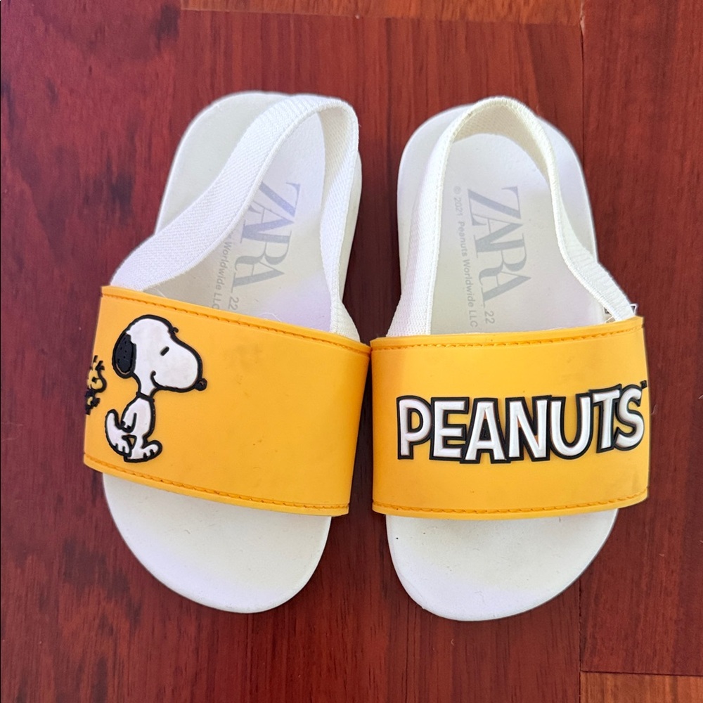 Zara Kids Sandals Peanuts Design